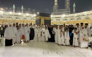 Umroh Awal Tahun Adinda Azzahra