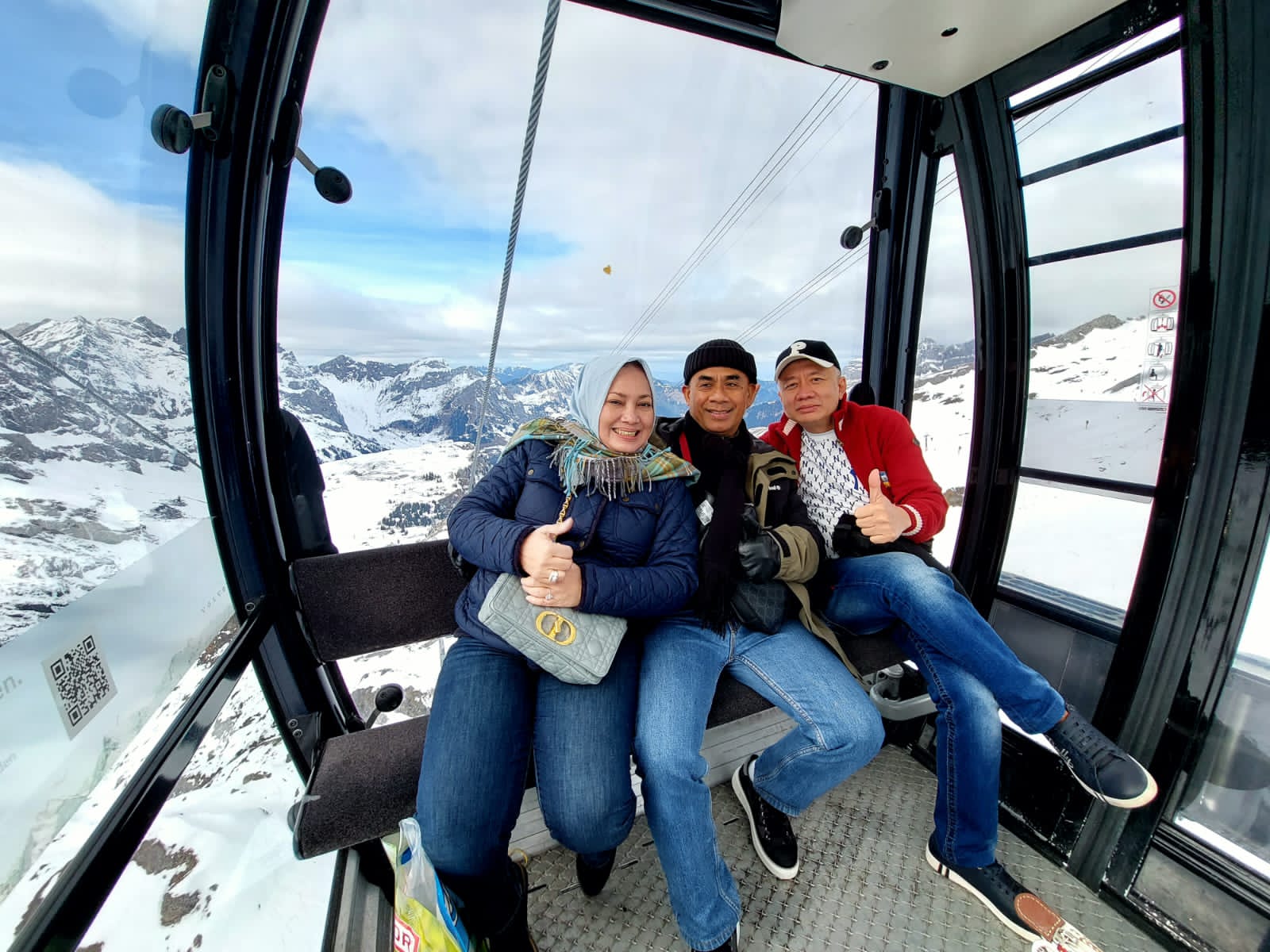 wisata halal eropa timur plus swiss peserta tour