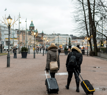 merencanakan liburan ke luar negeri